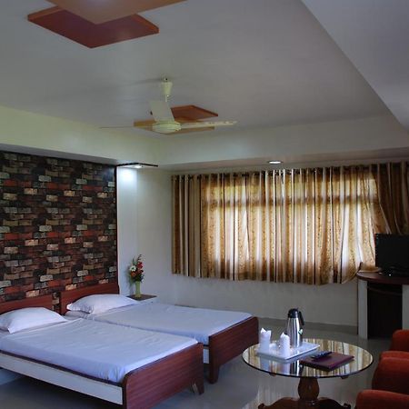 Hotel Grand Arjun Rāipur Exteriör bild
