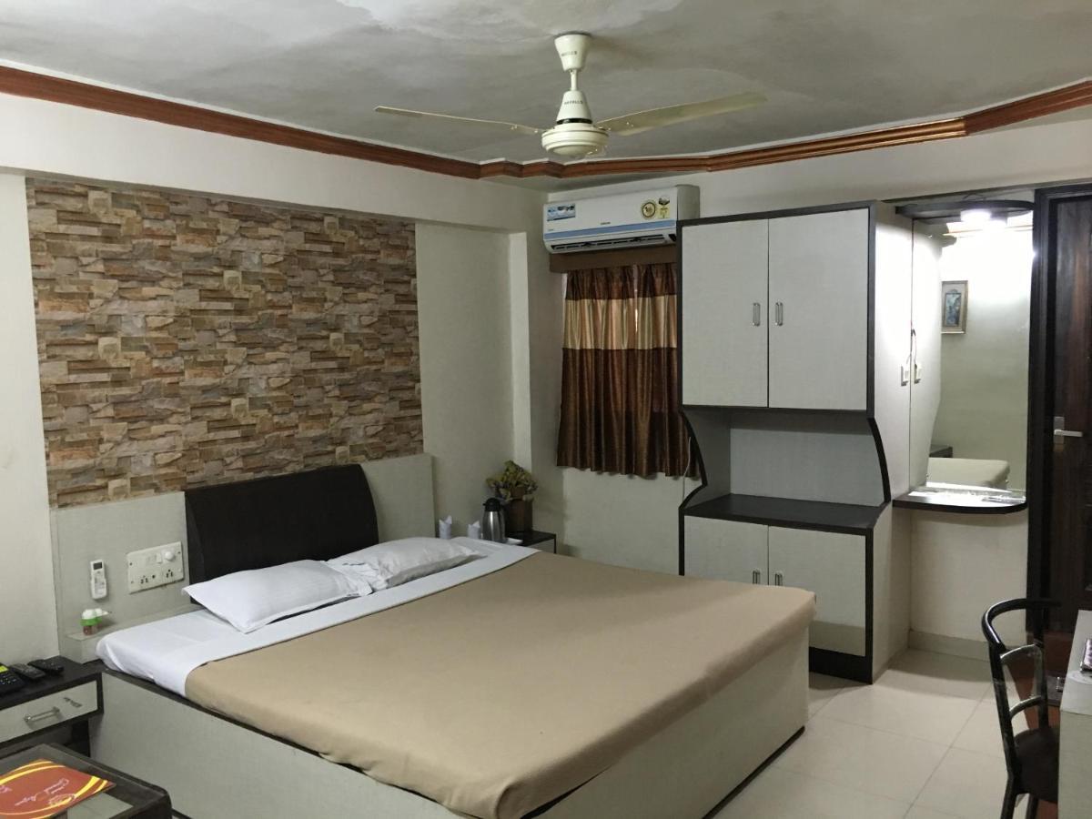 Hotel Grand Arjun Rāipur Exteriör bild