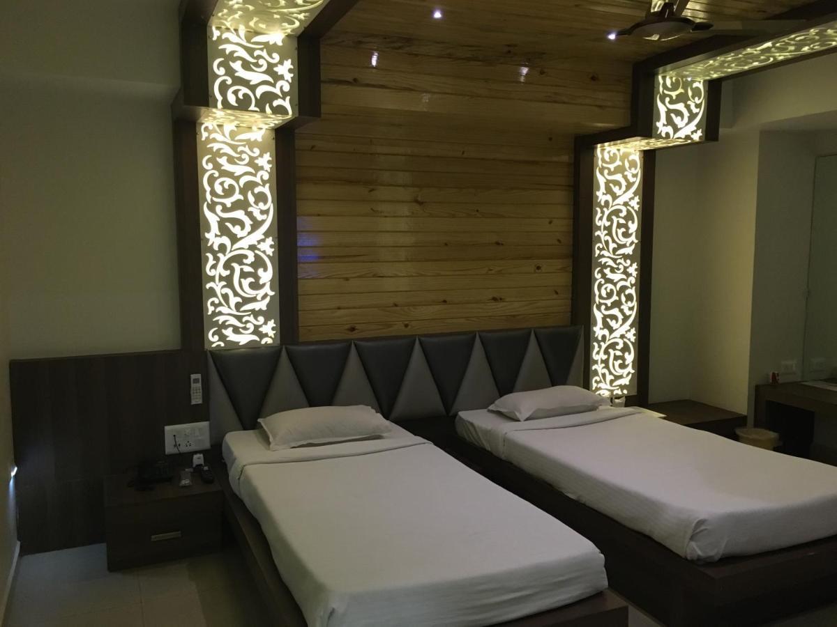 Hotel Grand Arjun Rāipur Exteriör bild