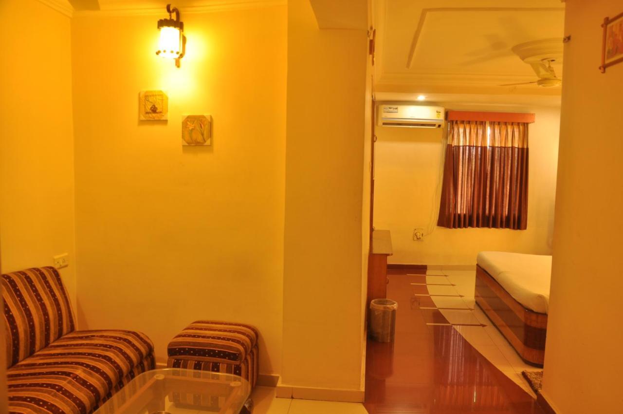 Hotel Grand Arjun Rāipur Exteriör bild