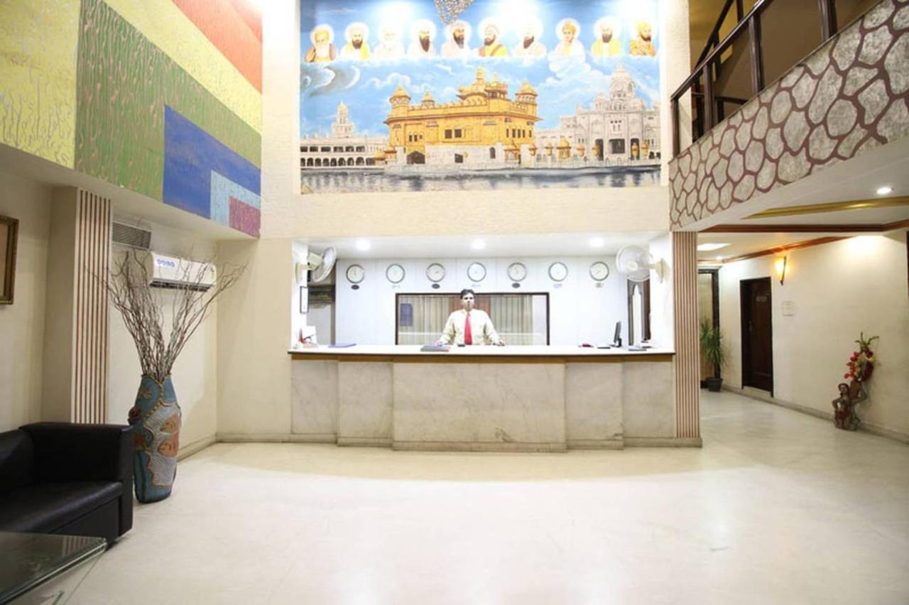 Hotel Grand Arjun Rāipur Exteriör bild