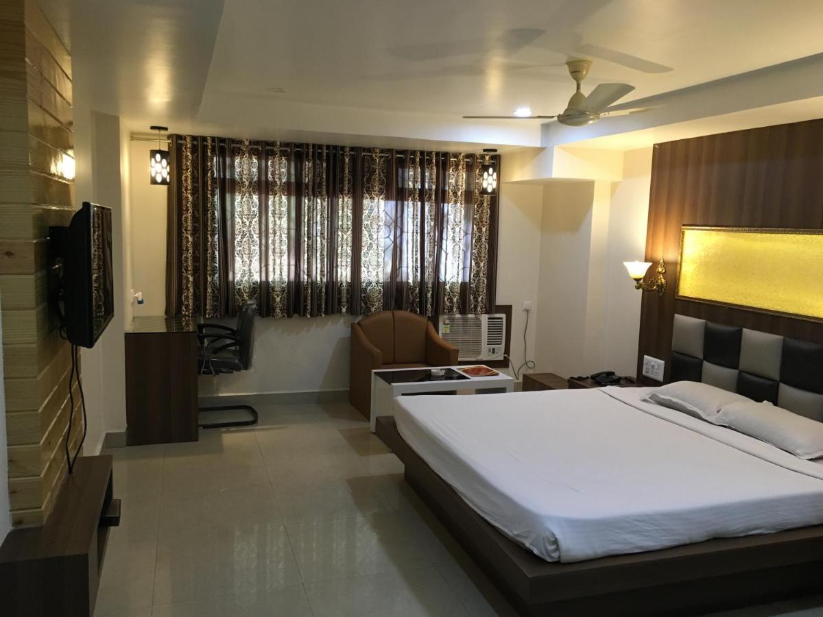 Hotel Grand Arjun Rāipur Exteriör bild