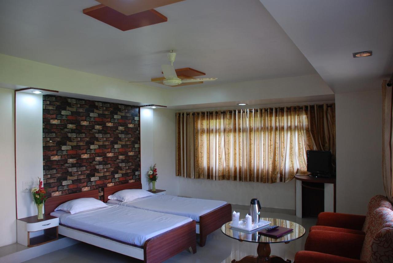 Hotel Grand Arjun Rāipur Exteriör bild