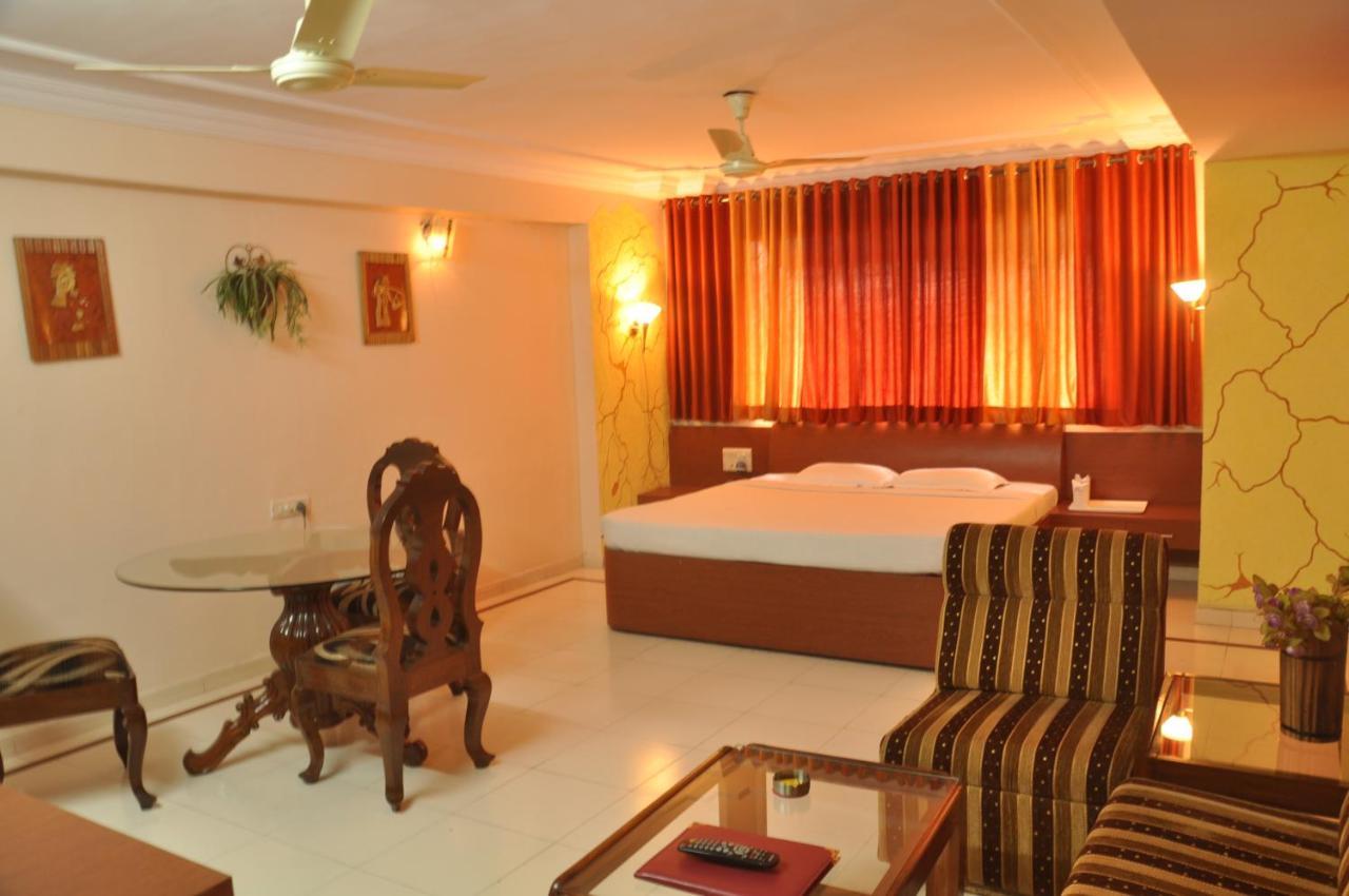 Hotel Grand Arjun Rāipur Exteriör bild