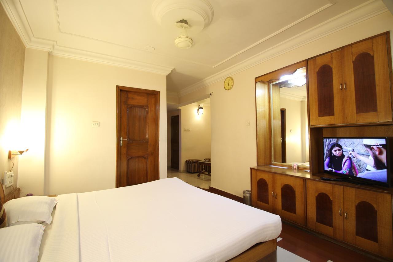 Hotel Grand Arjun Rāipur Exteriör bild